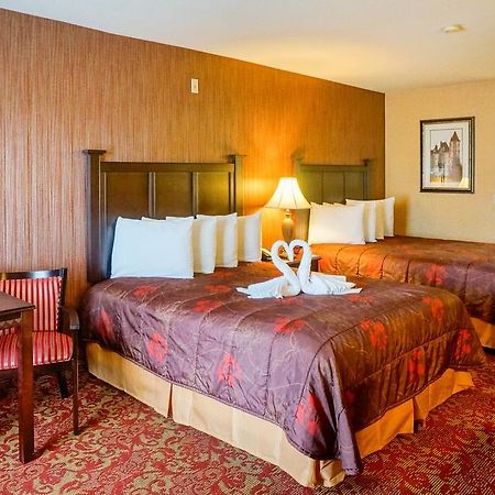 Castle Inn And Suites Anaheim Bagian luar foto