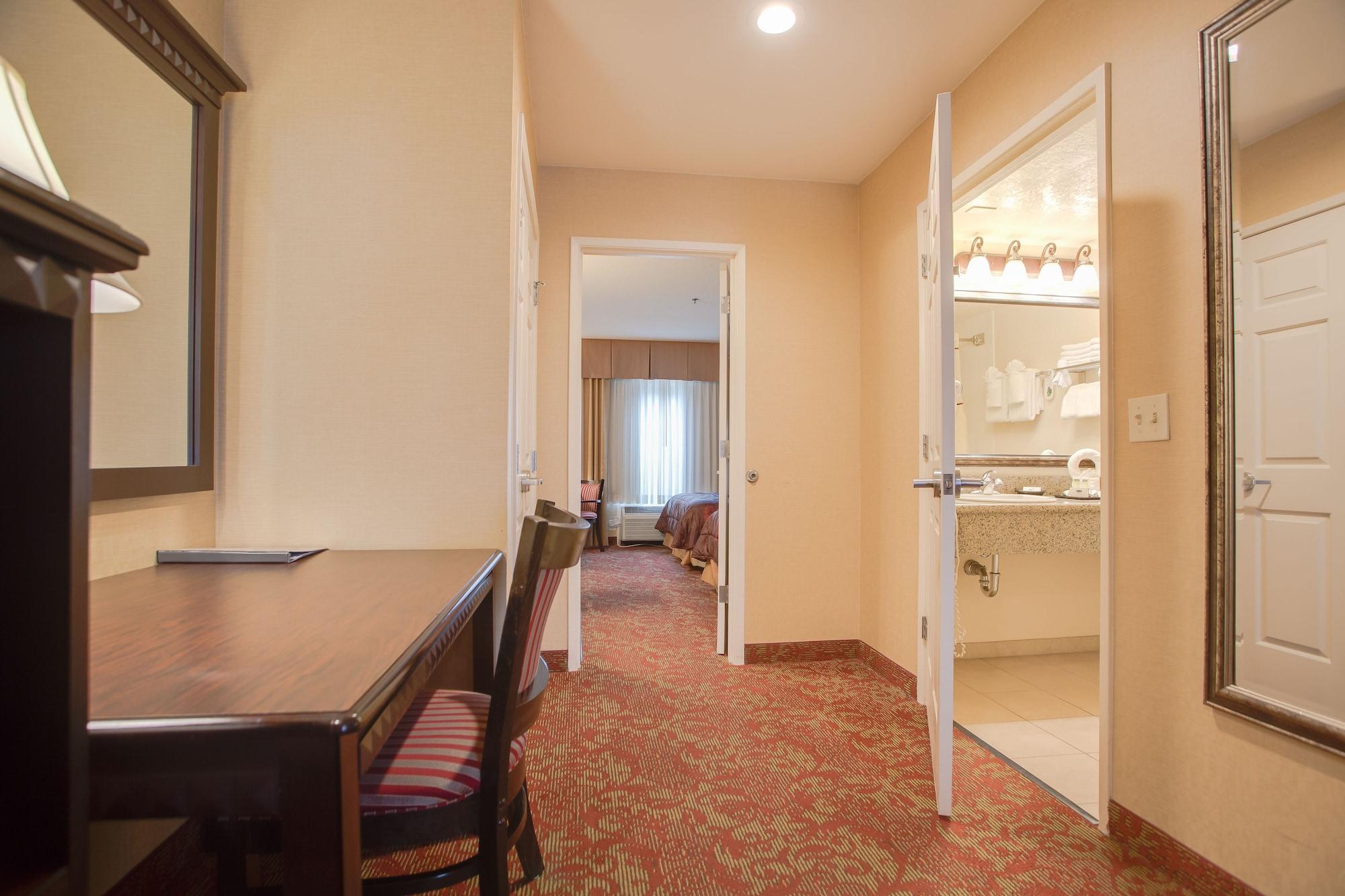 Castle Inn And Suites Anaheim Bagian luar foto