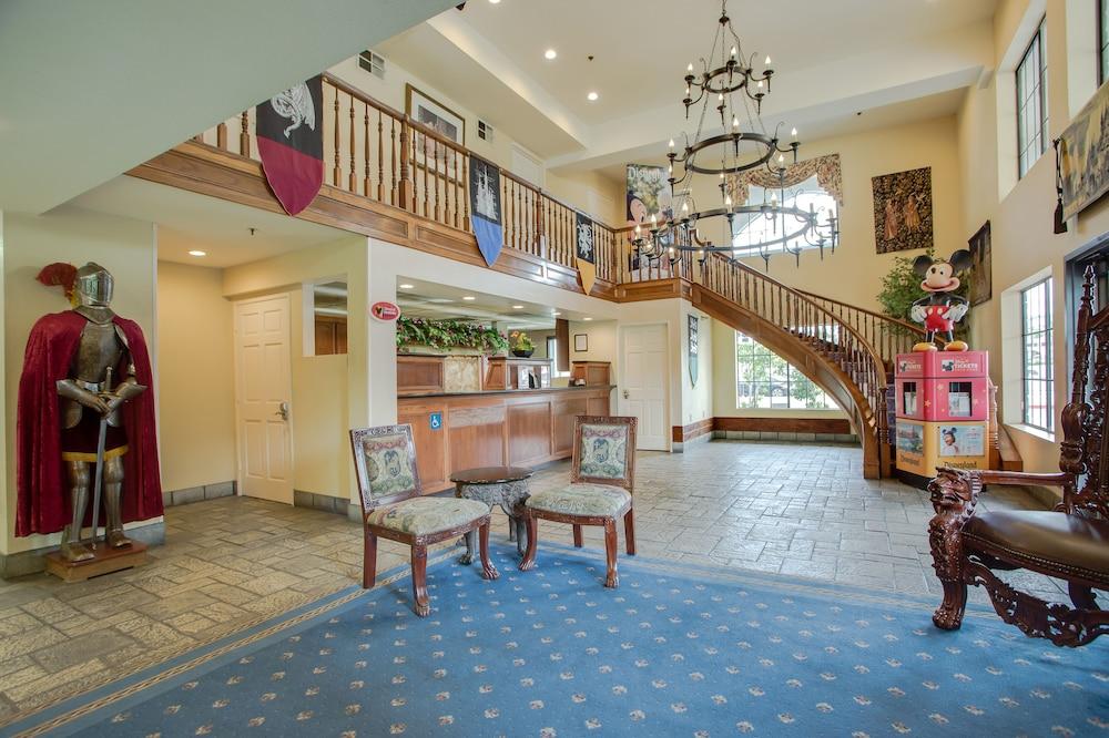 Castle Inn And Suites Anaheim Bagian luar foto
