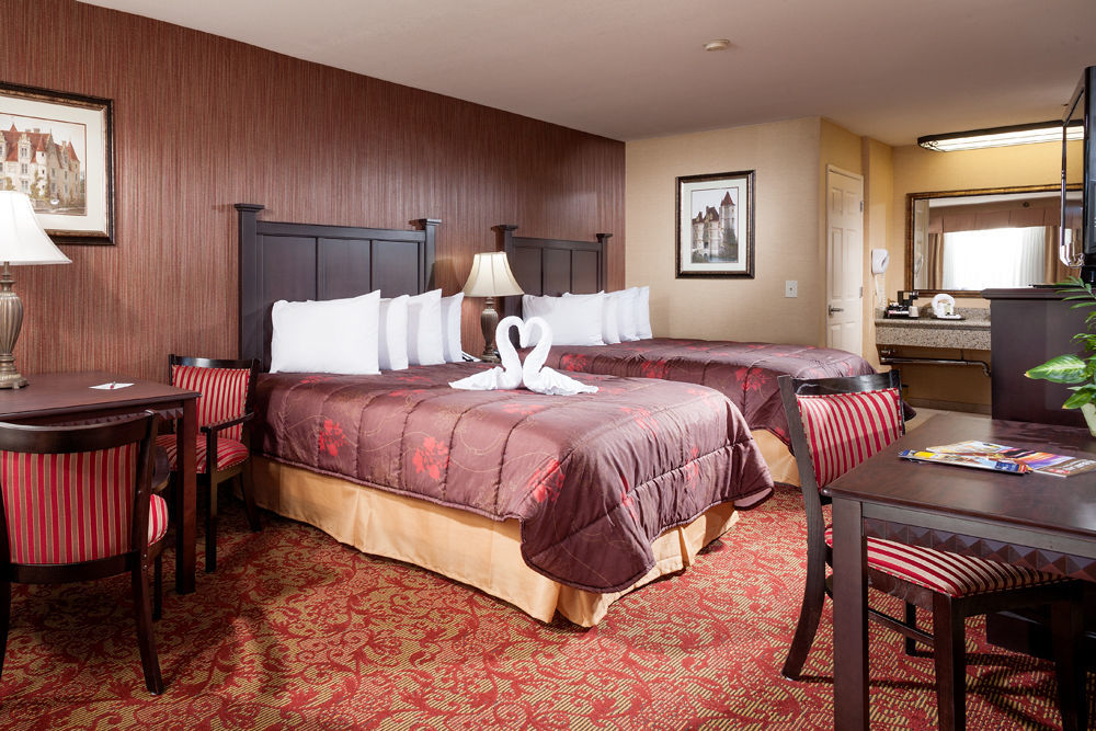Castle Inn And Suites Anaheim Bagian luar foto