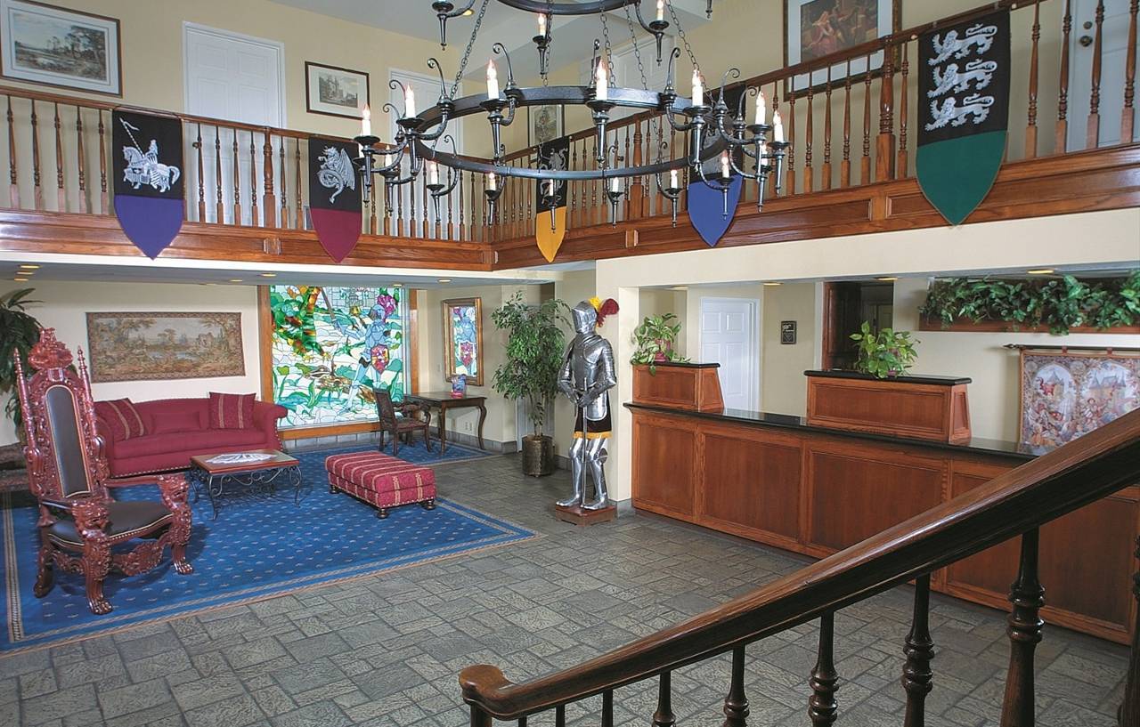 Castle Inn And Suites Anaheim Bagian luar foto